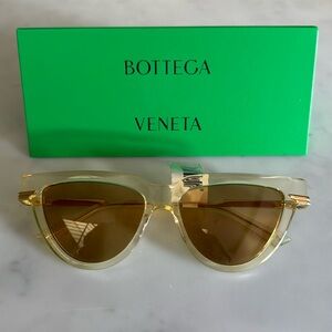 NWT! Bottega Veneta Combi Cat Eye Sunglasses - Transparent Yellow